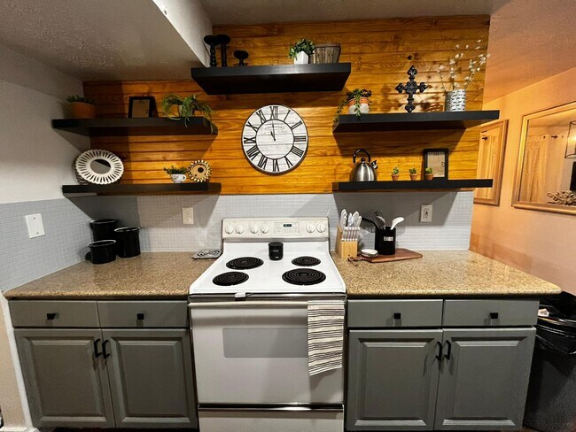Foto del edificio - 408 Shadowcrest Ln