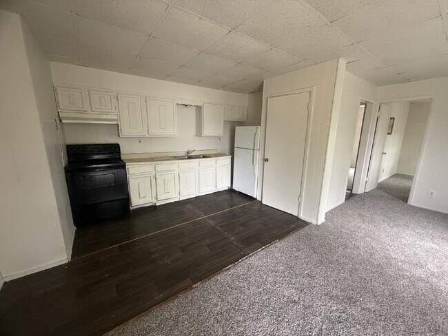 Foto del edificio - Charming 1-Bedroom Retreat in Heart of Seminole
