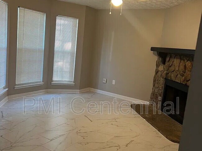 Building Photo - 3543 N Hopkins Ct