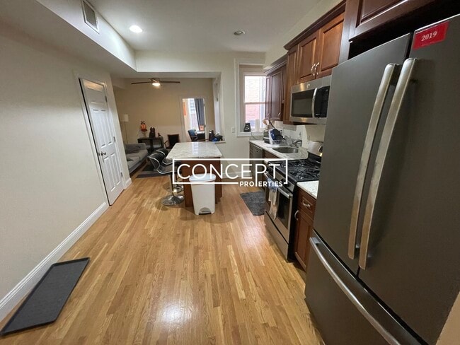 Foto del edificio - 1029 Tremont St