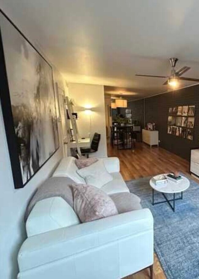 Foto del edificio - 639 W Wellington Ave