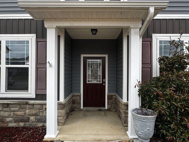 Foto del edificio - 5 Bedroom 3 Bath Home In Grays Creek