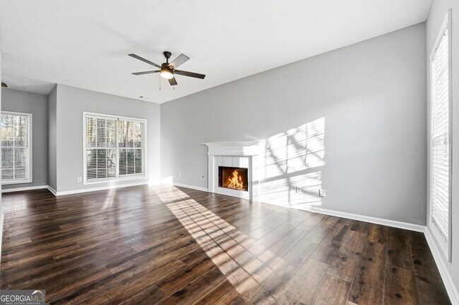 Foto del edificio - 760 Jackson Bank Pl NW