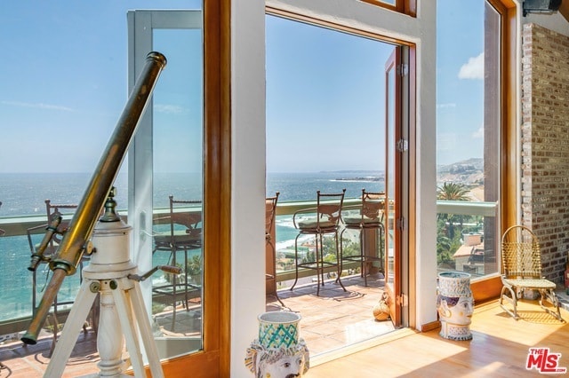 Building Photo - 3916 Rambla Orienta