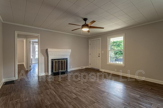 Building Photo - 8 Wrigley St