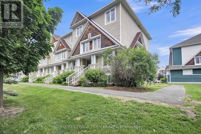 Building Photo - 414 Hillsboro Private