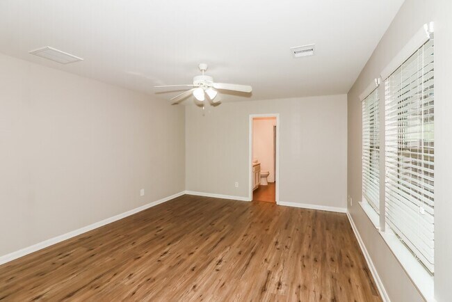 Foto del edificio - 20730 Dickinson Manor Ln