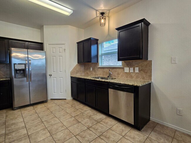 Foto del edificio - COMING SOON!