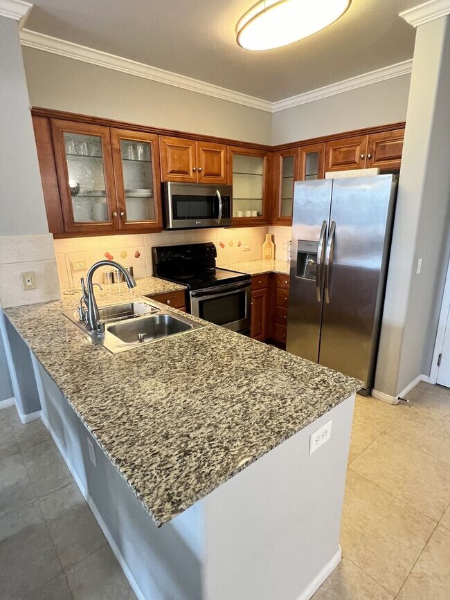 Foto del edificio - Beautiful 1 Bed/1 Bath Fully Furnished Lig...