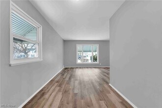 Building Photo - 26450 Drakefield Ave