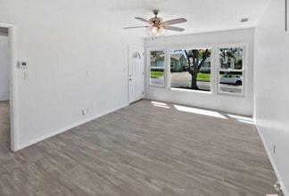 Building Photo - 5728 Hazelbrook Ave