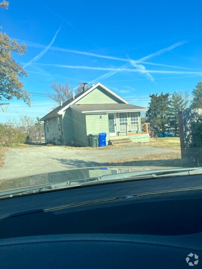 Apartments with MoveIn Specials in Frontenac, MO 2 Rentals