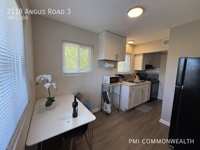 Building Photo - 2118 Angus Rd