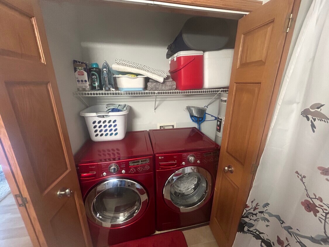 Foto principal - 530 Windstone Dr