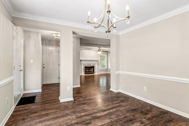 Building Photo - NW - Updated Home with SS Appliances, Gran...