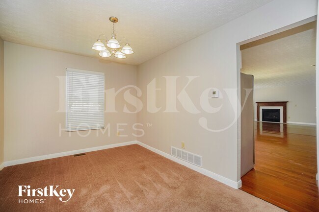 Foto del edificio - 6594 Danbury Dr