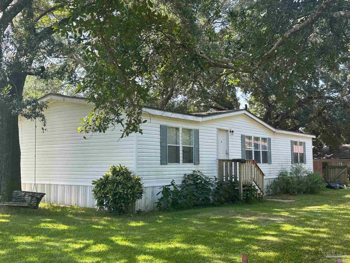 Primary Photo - 10106 Pensacola Blvd