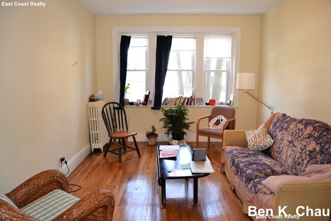 Foto del edificio - 45 Chestnut Hill Ave