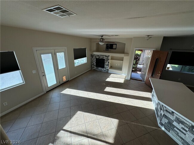Foto del edificio - 6740 Lavender Lilly Ln