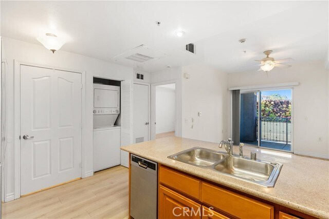 Foto del edificio - 17888 Alburtis Ave