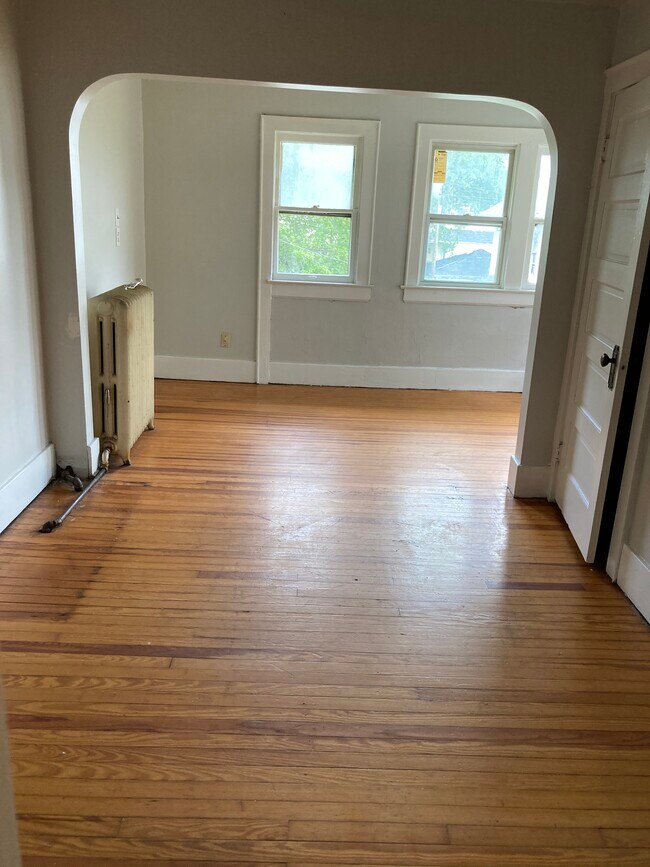 Bed 1 - 1004 N Fountain Ave