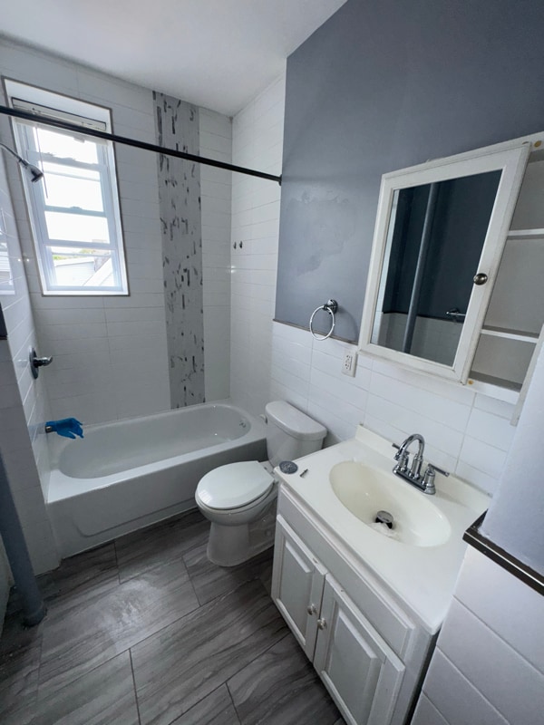 Building Photo - 735 Avenue A