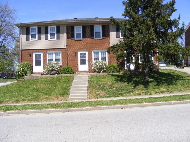 Building Photo - 743 Ridgeview Dr