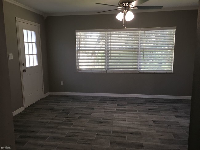 Building Photo - 3 br, 2 bath House - 9012 Ava Lake Dr