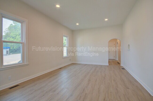 Foto del edificio - 1302 S State St