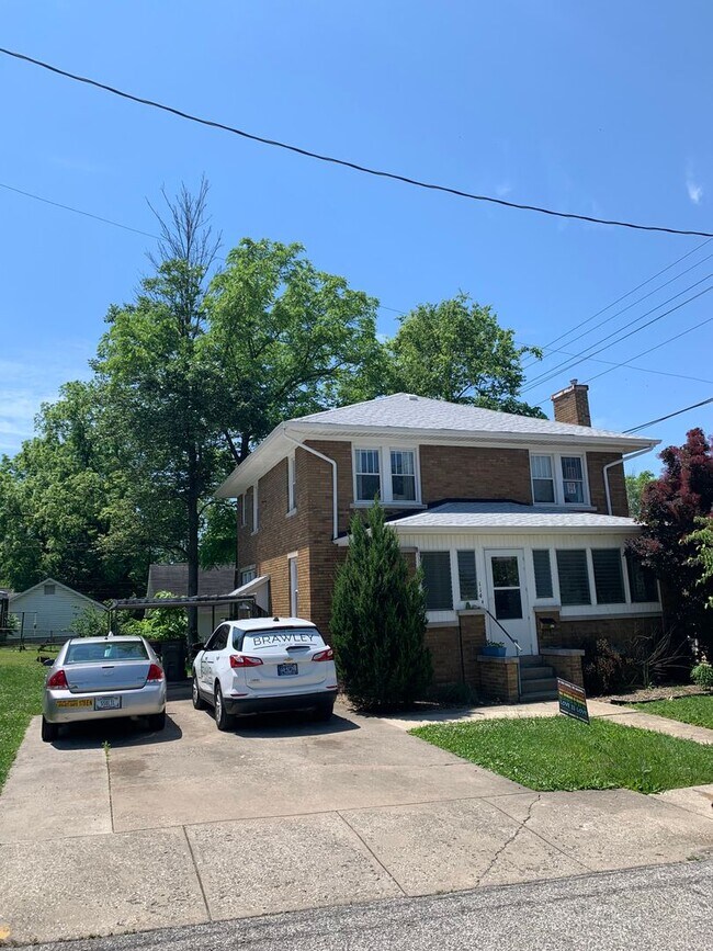 Foto del edificio - 5 Bed, 2.5 Bath House ****AVAILABLE AUGUST 2027****