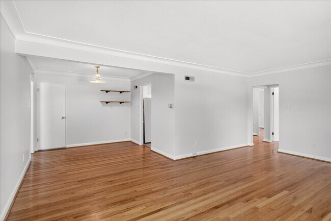 Foto del edificio - 7512 Dale Ave