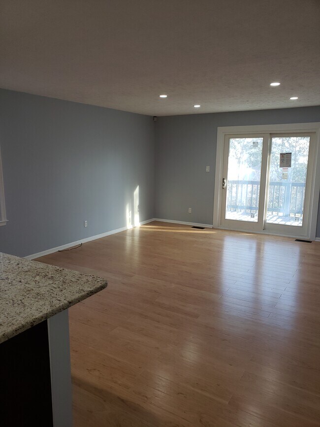 Foto del edificio - 4741 Bent Pine Dr