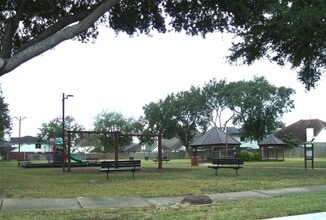 Building Photo - 8978 Dawnridge Dr