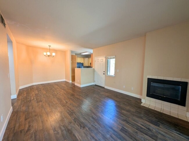 Building Photo - 141 Tuscany Ct