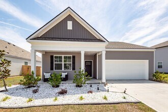 Building Photo - 323 Willow Run Dr