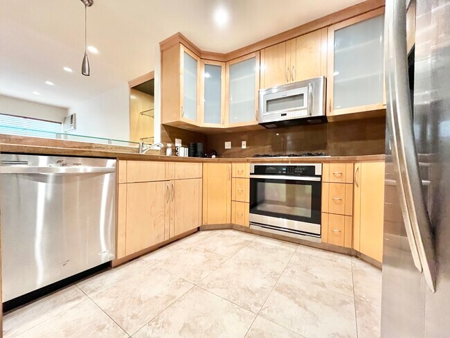 Foto del edificio - 938 Palm Ave