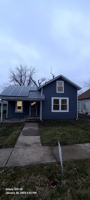 Primary Photo - 402 N Niles Ave