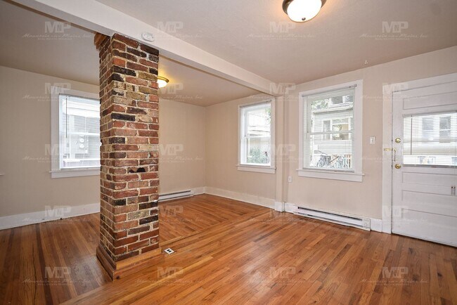 Foto del edificio - 318 W Laurel St