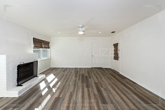 Foto del edificio - Beautifully Updated 3 Bed 2 Bath Home in D...