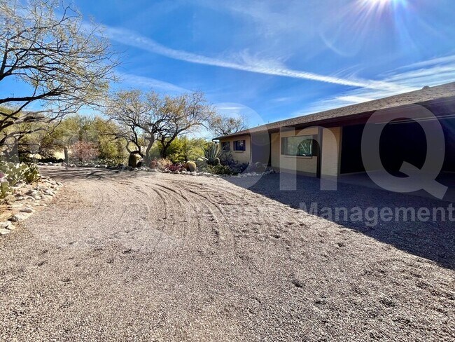 Building Photo - 6665 N Donna Beatrix Cir