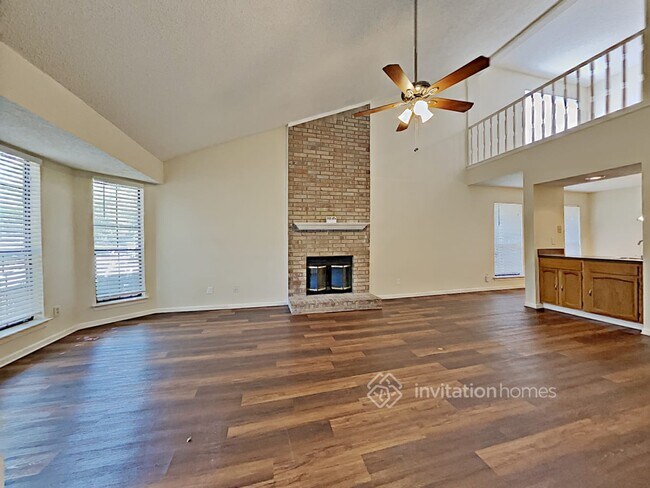 Foto del edificio - 413 Creekwood Ln