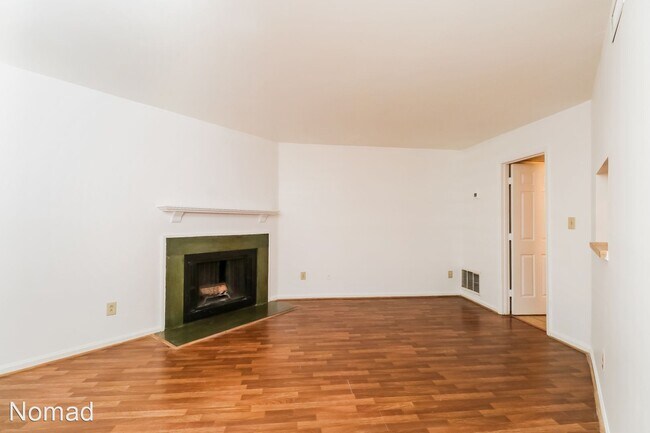 Building Photo - 1 br, 1 bath House - 216 South Clarkson St...