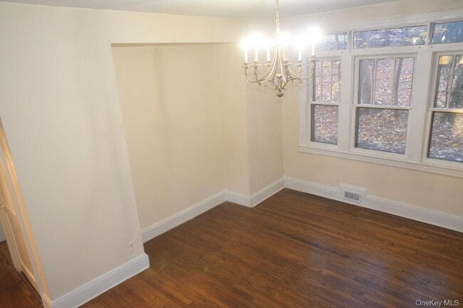 Foto del edificio - 201 Old Mountain Rd N