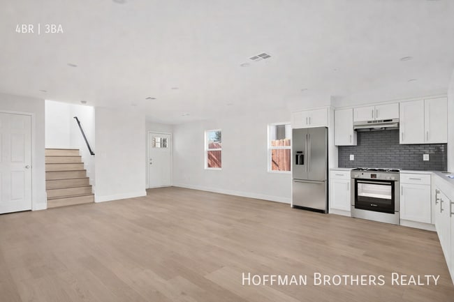 Foto del edificio - 647 W 97th St