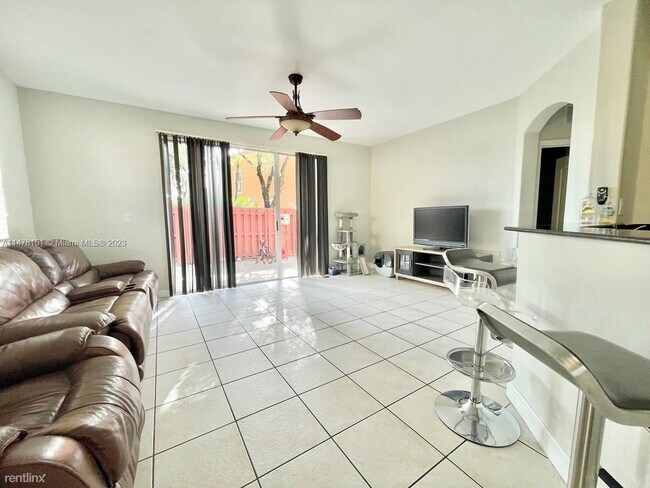 Foto del edificio - 4 br, 3 bath House - 8461 NW 114th Ct