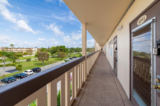 Foto del edificio - 4091 Wolverton E