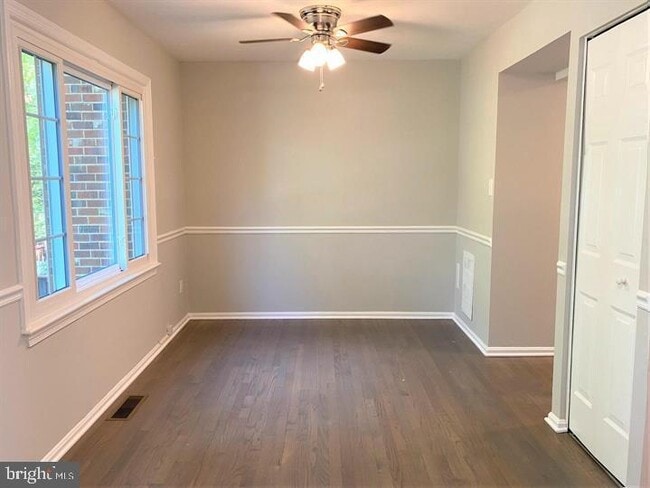 Building Photo - 5054 Head Ct