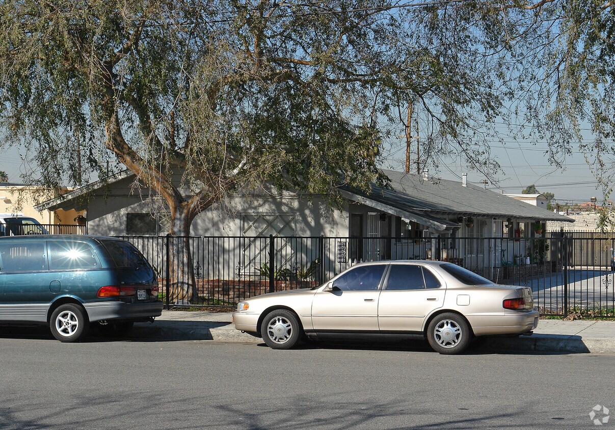 Primary Photo - 8071-8081 Main St