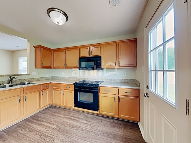 Foto del edificio - 6620 Hollister Ln
