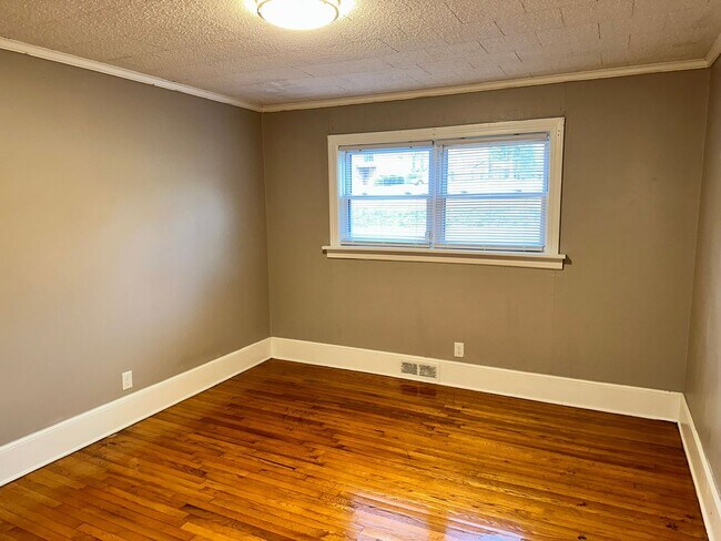 Building Photo - Cute Two Bedroom Home in The Arts District!